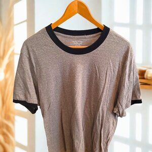 INTRIGUING THREADS 🏷️ T-Shirt | Short Sleeve